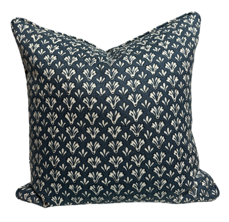 Lily 20" Pillow