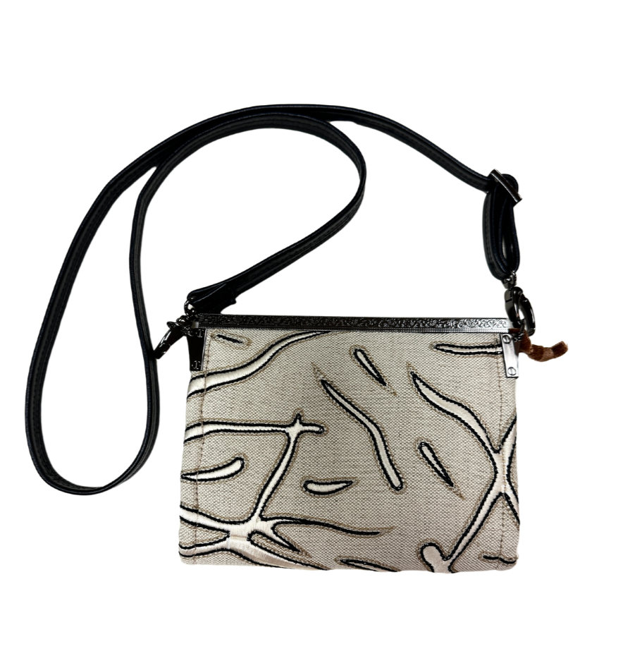 Serpentine Gold Purse With Leather
