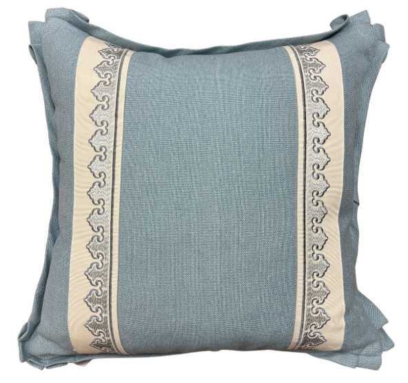 Riley 24" x 24" Pillow